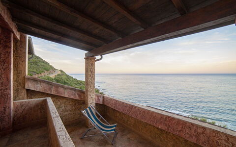 Villetta Seaside Sardegna: Hout, Zee, Oceaan, Kust En Oceanic Landvormen, Kust, Balkon, Beits, Baai, Tropen, Strand