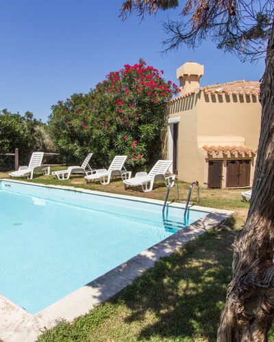 Villetta Mare Blu With Pool, Country Village, Stin: Zwembad, Toevlucht, Landgoed, Hacienda, Buitenmeubels, Eco Hotel, Boerderij, Schaduw, Villa, Ligstoel