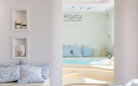Villa Solemare: Interieur Ontwerp, Verlichting, Huis, Meubilair, Verdieping, Kamer, Slaapkamer, Plafond, Hoofdkussen, Bed