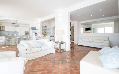 Villa Solemare: Flooring, Verdieping, Meubilair, Interieur Ontwerp, Bankstel, Plafond, Woonkamer, Huis, Kamer
