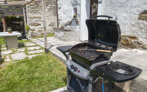 Borgonuovo Waterfall'S House: Barbecue, Voedsel, Koken, Toestel Van De Keuken