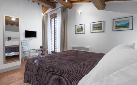 La Capanna, Borgo Campassini, Monteriggioni: Interieur Ontwerp, Meubilair, Slaapkamer, Bed, Plafond, Kamer, Verdieping, Flooring, Huis, Verlichting