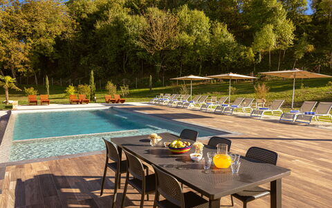 Le Torri, Borgo Campassini, Monteriggioni: Zwembad, Buitenmeubels, Meubilair, Toevlucht, Stoel, Tafel, Eco Hotel, Buitentafel, Tuin, Schaduw