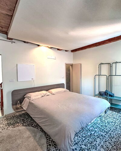 La Casa di Cri': Meubilair, Interieur Ontwerp, Verdieping, Flooring, Bed, Muur, Slaapkamer, Plafond, Hout, Laken