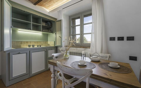 La Piazzetta, Borgo Campassini, Monteriggioni: Interieur Ontwerp, Keuken, Meubilair, Plafond, Flooring, Countertop, Cabinetry, Kamer, Huis, Verlichting