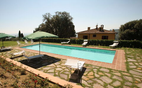 Villa Cerreta: Zwembad, Buitenmeubels, Boerderij, Toevlucht, Hacienda, Eco Hotel, Landgoed, Villa, Buitentafel, Backyard