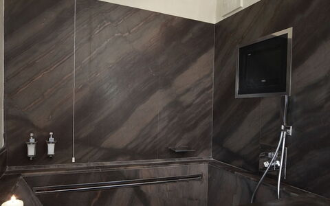 Villa le Selve: Loodgieterswerkinrichting, Interieur Ontwerp, Flooring, Kraan, Verdieping, Loodgieter, Huis, Bad, Badkamer, Wastafel