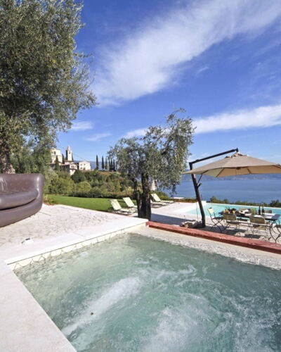 Villa le Selve: Water, Meubilair, Zwembad, Toevlucht, Buitenmeubels, Stoel, Schaduw, Eco Hotel, Kust, Tropen