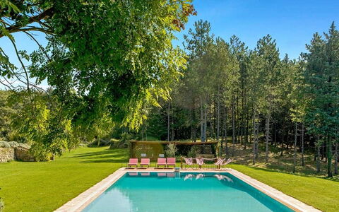 Villa Aiola: Zwembad, Tuin, Schaduw, Gazon, Toevlucht, Landscaping, Eco Hotel, Backyard, Werf, Park