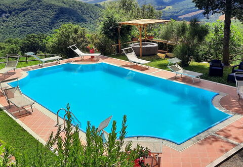 La Palazzina: Zwembad, Toevlucht, Menselijke Nederzetting, Eco Hotel, Hacienda, Thermae, Buitenmeubels, Badplaats, Ligstoel, Villa