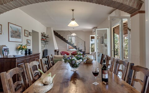 Bellaria: Meubilair, Interieur Ontwerp, Hout, Flooring, Tafel, Plafond, Keuken En Eettafel, Stoel, Eetkamer, Verdieping