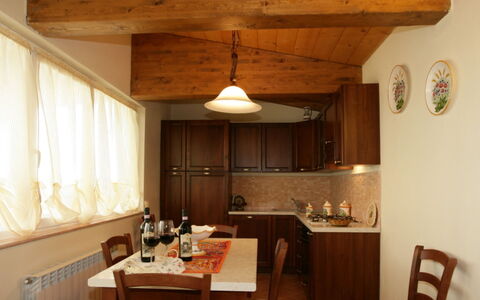 San Giuseppe Villa: Interieur Ontwerp, Meubilair, Flooring, Hout, Plafond, Countertop, Keuken, Lichte Inrichting, Kamer, Verdieping