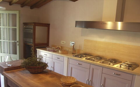 Case Belle: Keuken, Countertop, Hout, Toestel Van De Keuken, Flooring, Interieur Ontwerp, Cabinetry, Huis, Meubilair, Fornuis