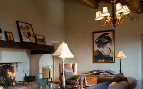 Villa Pipirelli: Meubilair, Interieur Ontwerp, Muur, Woonkamer, Plafond, Flooring, Verlichting, Kamer, Huis, Lichte Inrichting