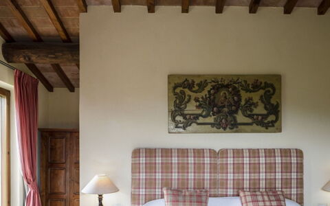 Villa Torre: Meubilair, Interieur Ontwerp, Muur, Hout, Flooring, Verdieping, Textiel, Bed, Verlichting, Slaapkamer