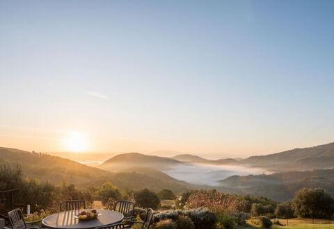 Villa Torre: Bergachtig Landvormen, Berg, Heuvel, Natuurlijk Landschap, Landschap, Hoogland, Horizon, Ecoregio, Bergketen, Heuvel Station