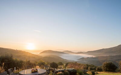Villa Torre: Bergachtig Landvormen, Berg, Heuvel, Natuurlijk Landschap, Landschap, Hoogland, Horizon, Ecoregio, Bergketen, Heuvel Station