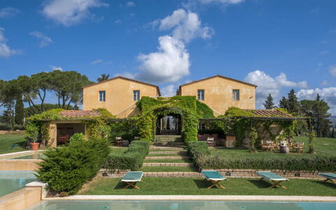 Villa Il Serraglio: Struik, Huis, Landgoed, Tuin, Verblijf, Boerderij, Landscaping, Villa, Hacienda, Herenhuis