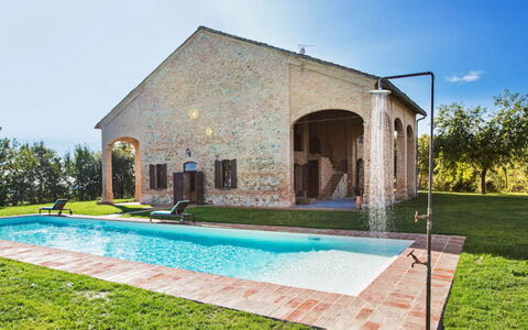 Cascina del Castello: Architectuur, Deur, Samengesteld Materiaal, Landgoed, Zwembad, Boerderij, Hacienda, Werf, Villa, Backyard
