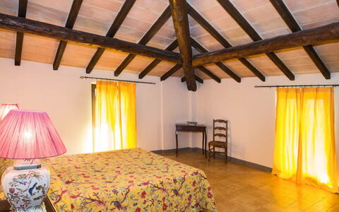 Cascina del Castello: Interieur Ontwerp, Verdieping, Flooring, Plafond, Meubilair, Linens, Kamer, Bed, Slaapkamer, Toevlucht