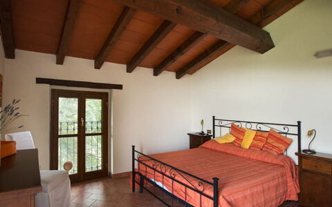 Cascina Tabia: Meubilair, Interieur Ontwerp, Hout, Flooring, Verdieping, Kamer, Plafond, Slaapkamer, Bed, Huis