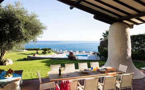Villa Luna Blu: Blauw, Meubilair, Buitenmeubels, Zee, Schaduw, Toevlucht, Kust, Oceaan, Vrije Tijd, Eco Hotel