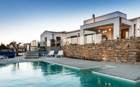 Villa Eroica: Samengesteld Materiaal, Zwembad, Landgoed, Villa, Toevlucht, Buitenmeubels, Eco Hotel