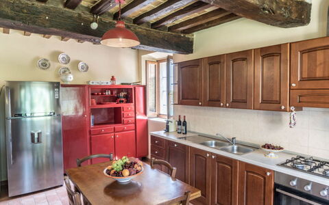 Cascina Arcangelo: Keuken, Meubilair, Cabinetry, Toestel Van De Keuken, Countertop, Flooring, Interieur Ontwerp, Hout, Major Appliance, Plafond