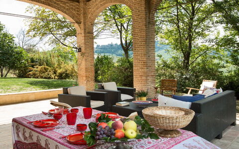 Cascina Arcangelo: Meubilair, Tafel, Stoel, Buitenmeubels, Tuin, Buitentafel, Keuken En Eettafel, Werf, Eco Hotel, Schaduw