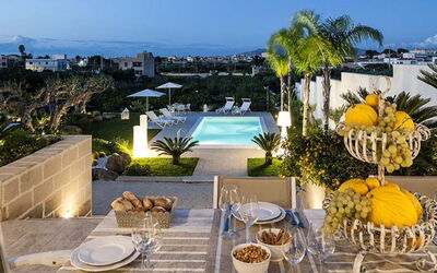 Villa della Laguna: Zwembad, Toevlucht, Eco Hotel, Buitenmeubels, Landscaping, Binnenplaats, Tuin, Hacienda, Landgoed, Villa