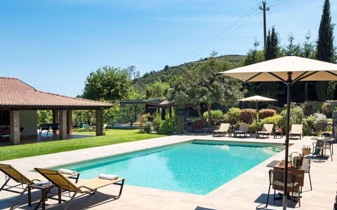 Villa Etna: Zwembad, Buitenmeubels, Toevlucht, Paraplu, Vrije Tijd, Eco Hotel, Schaduw, Ligstoel, Hacienda, Landscaping