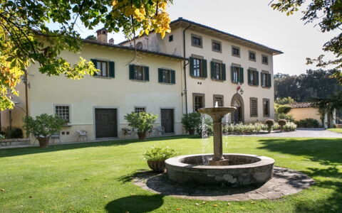 Villa Bel Monte: Struik, Menselijke Nederzetting, Tuin, Landgoed, Binnenplaats, Werf, Gazon, Oprit, Hacienda, Landscaping