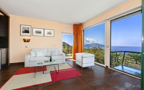 Villa Liliana: Meubilair, Interieur Ontwerp, Flooring, Kamer, Verdieping, Tafel, Plafond, Stoel, Appartement, Bankstel