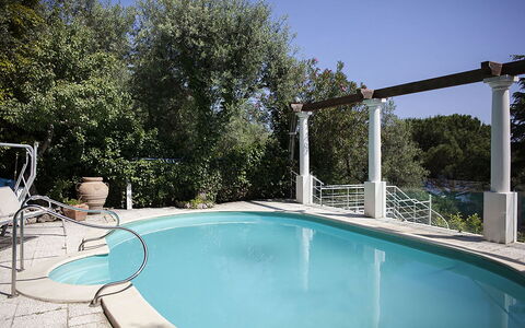 Villa Nerano: Blauw, Zwembad, Buitenmeubels, Toevlucht, Samengesteld Materiaal, Schaduw, Stoel, Eco Hotel, Ontwerp, Thermae