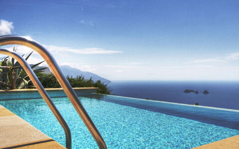 Villa Sant'Agata: Blauw, Water, Zwemwater, Zwembad, Zee, Toevlucht, Kust En Oceanic Landvormen, Vrije Tijd, Oceaan, Eco Hotel
