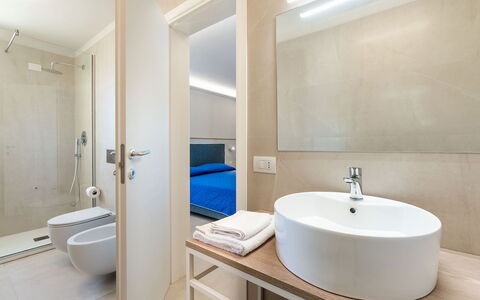 Casa sul Mare: Flooring, Interieur Ontwerp, Verdieping, Plafond, Kamer, Meubilair, Loodgieterswerkinrichting, Badkamer, Appartement, Loodgieter