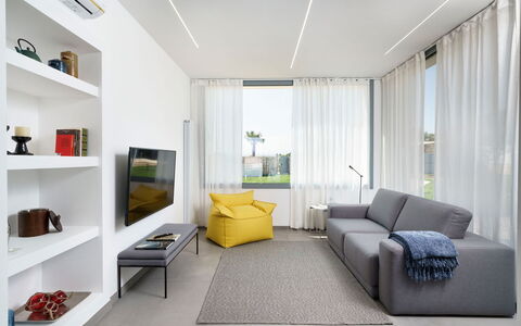 Villa Marzamemi: Meubilair, Interieur Ontwerp, Flooring, Bankstel, Verdieping, Muur, Woonkamer, Plafond, Appartement, Hout