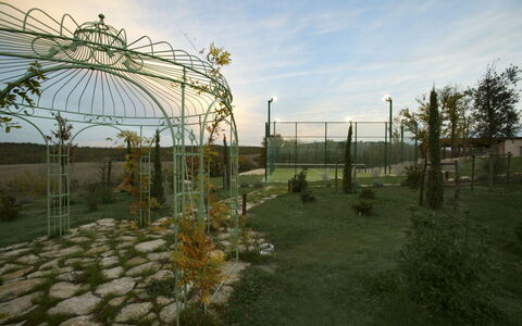 Villa Eline: Tuin, Ijzer, Metaal, Schaduw, Landscaping, Park, Outdoor Structuur, Botanische Tuin, Gang, Paviljoen