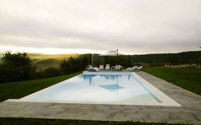 Villa Eline: Zwembad, Landscaping, Schaduw, Toevlucht, Buitenmeubels, Eco Hotel, Waterpartij, Ligstoel, Thermae, Evergreen