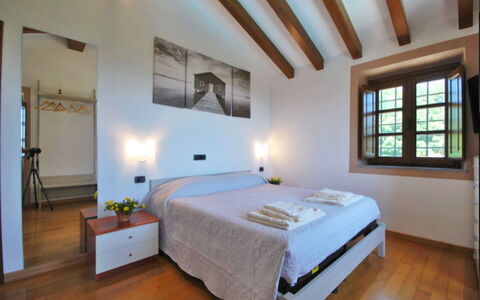 Villa Sarzana: Interieur Ontwerp, Plafond, Kamer, Huis, Slaapkamer, Meubilair, Flooring, Bed, Verdieping, Bed Frame