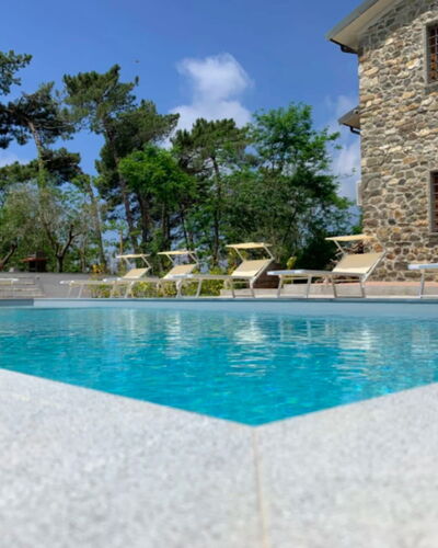 Villa Sarzana: Blauw, Zwembad, Toevlucht, Samengesteld Materiaal, Eco Hotel, Landgoed, Waterpartij, Schaduw, Villa, Tegel