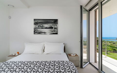 Villa Nina: Meubilair, Interieur Ontwerp, Hout, Verdieping, Flooring, Bed, Slaapkamer, Kamer, Huis, Plafond