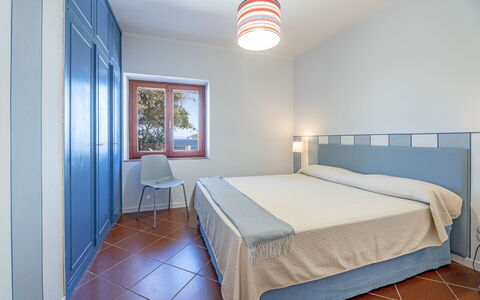 Villa Marciana: Interieur Ontwerp, Flooring, Verdieping, Slaapkamer, Plafond, Meubilair, Kamer, Bed, Bedding, Laken