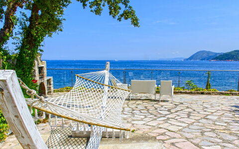 Terrazza Dell'Elba: Blauw, Water, Zwemwater, Kust En Oceanic Landvormen, Zee, Kust, Buitenmeubels, Kust, Oceaan, Strand