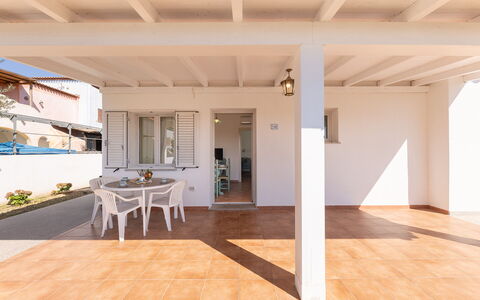 Apartments In Golfo Orosei: Flooring, Verdieping, Deur, Huis, Veranda, Beits, Schaduw, Hardwood, Balkon, Dek
