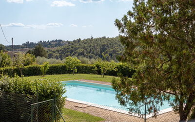 Il Pino Apartment: Zwembad, Toevlucht, Schaduw, Tuin, Buitenmeubels, Eco Hotel, Landscaping, Backyard, Hacienda, Thermae