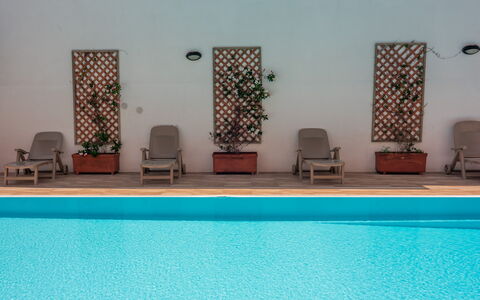 Cristal Blu Apartments In Santa Teresa Gallura: Zwembad, Meubilair, Toevlucht, Buitenmeubels, Samengesteld Materiaal, Eco Hotel, Stoel, Bloempot, Hotel, Vrije Tijd