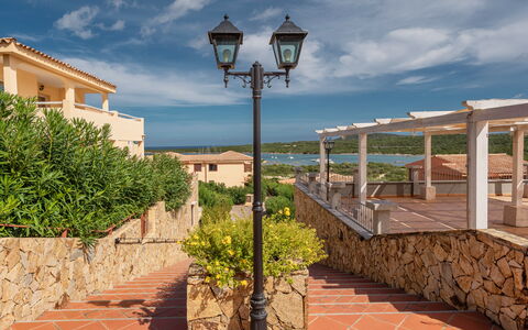Golfo Aranci Apartments With Ac: Woongebied,  Dorf\, Landgoed, Toevlucht, Balkon, Eco Hotel, Schaduw, Villa, Hacienda, Landscaping