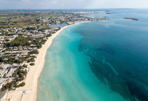 Villetta Blu Coral Seaside Salento: Blauw, Dag, Zwemwater, Watervoorraden, Kust, Zee, Strand, Kust En Oceanic Landvormen, Horizon, Oceaan