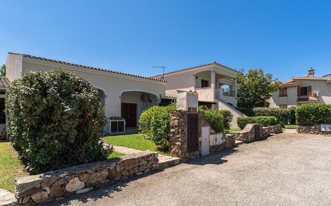 Budoni Homes Seaside, Ac And Bike: Woongebied, Huis, Struik, Huis, Architectuur, Dak, Landgoed, Tuin, Landscaping